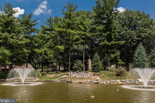 22 Valleybrook Dr, Lancaster, PA 17601-4617