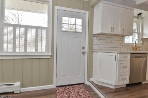 6 Woodland Rd, Hopatcong, NJ 07843-1918