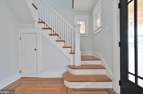 90 Holly Ave, Pitman NJ  08071-1249 exterior