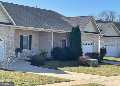 668 Allegheny Cir, Woodstock, VA 22664-2073