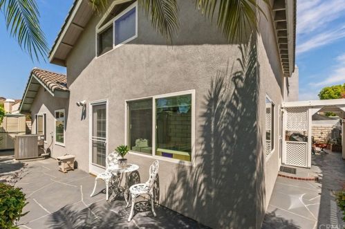 5 Fulton, Irvine CA  92620-3349 exterior