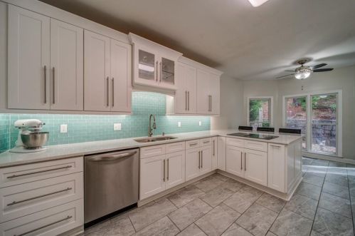 10 Frst Rdg Ct, Atlanta GA  30350-1802 exterior