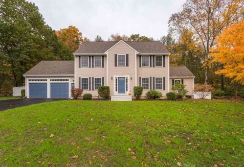 9 Nobel K Peterson Dr, Lee, NH 03824-3219