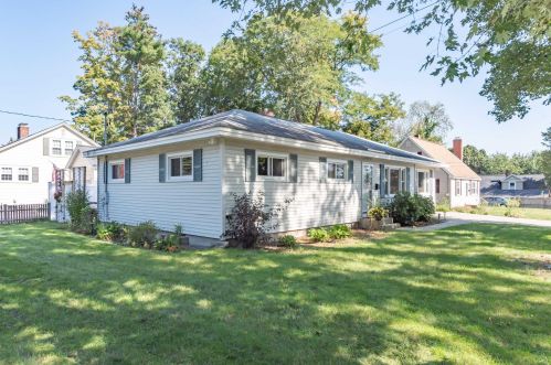 2 Riverview St, Nashua, NH 03064-2356