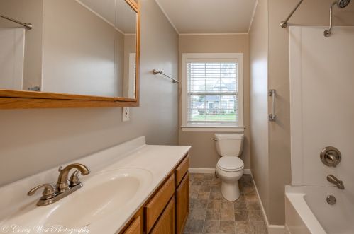 412 Cottage Row, Sycamore IL  60178-2107 exterior