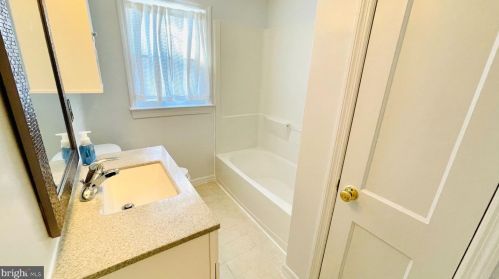 610 Radnor Ave, Tavistock NJ 08033-1005 exterior