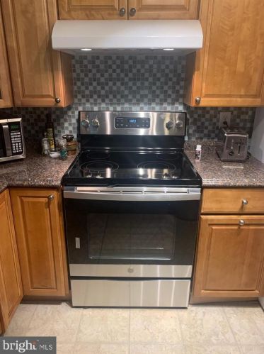 9300 Jackson, Springfield VA  22015-2019 exterior