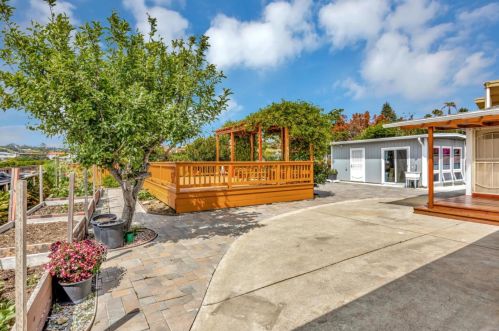 1924 Marineview Dr, San Leandro CA 94577-5315 exterior