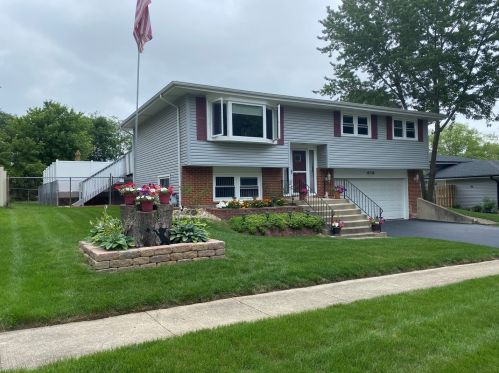 638 Juniper Ln, Hanover Park, IL 60103-5815