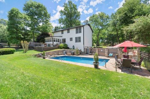 3929 Tall Pine Dr, Marietta, GA 30062-6132