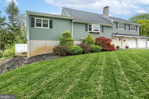 503 Clermont Dr, Harrisburg, PA 17112-2215