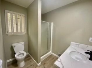 2300 Hawkeye Ave, Turlock CA 95380-2842 exterior