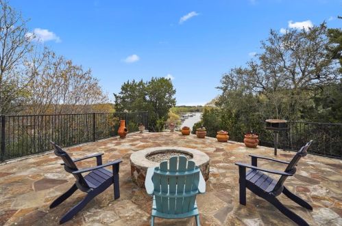 2011 Grn Wing, Granbury TX 76049-5576 exterior