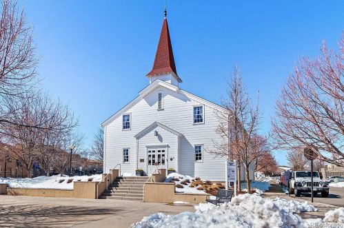 250 Roslyn St, Denver CO  80230-6467 exterior
