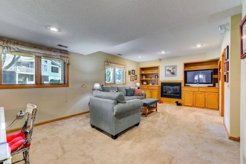 14795 Endicott Way, Saint Paul MN  55124-6492 exterior