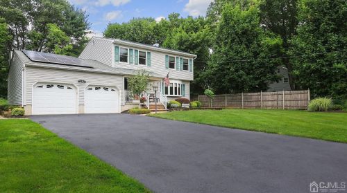 4 Overbrook Rd, Piscataway, NJ 08854-5526