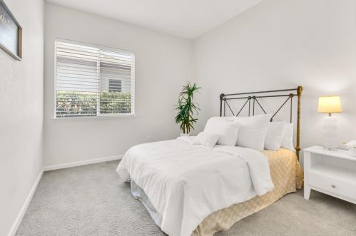 9493 Emerald Cove Ln, Elk Grove CA  95758-3612 exterior