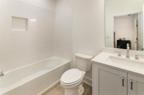 4015 Haverhill Dr, Atlanta GA  30342-3816 exterior