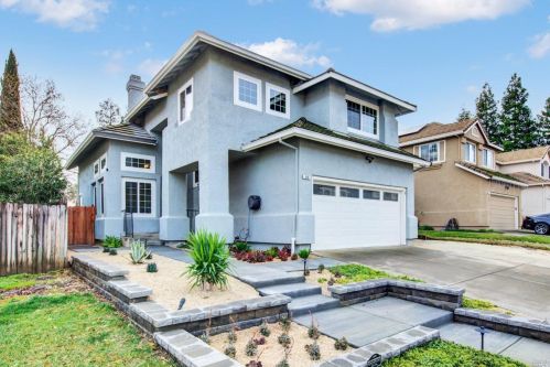 436 Rolling Oak Dr, Vacaville, CA 95688-1024