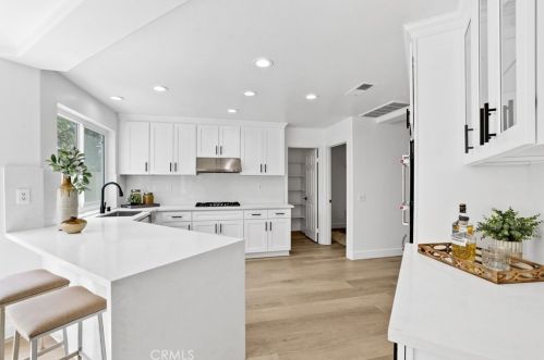 7 Rhode Is, Irvine CA  92606-1755 exterior