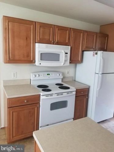 8127 Greeley Blvd, Springfield VA  22152-3041 exterior