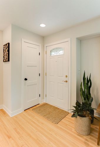 2095 Blomquist Ave, Saint Paul MN  55110-4701 exterior