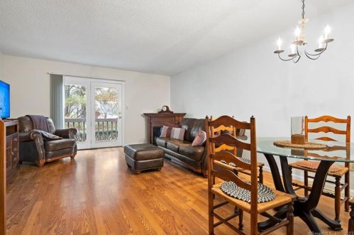 102 Mill Pond Dr, Wapping, CT 06074-3544