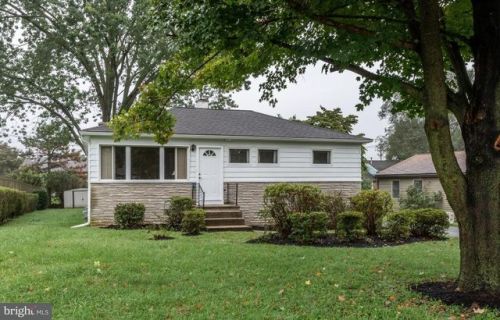 1918 Blue Ridge Dr, Lancaster, PA 17603-6403