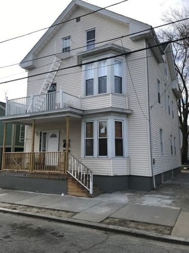 14 Salisbury St, Providence, RI 02905-2222