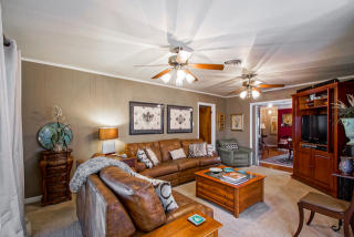 832 Melody Dr, Metairie, LA 70002-5006