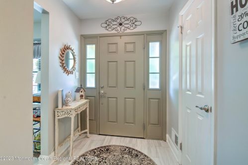 1 Amherst Ct, East Freehold, NJ 07728-3904