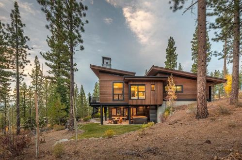 9513 Cloudcroft Ct, Truckee CA  96161-4314 exterior