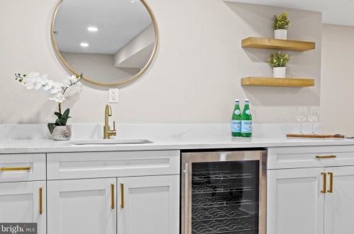 2121 Edgeware St, Silver Spring MD  20905-4216 exterior