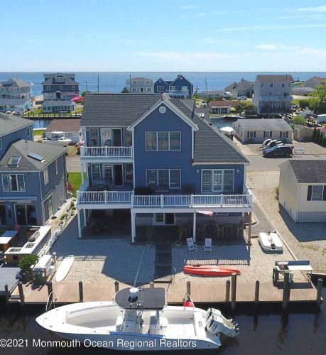 1403 Kalae Dr, Lacey, NJ 08731-5003