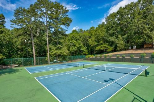 504 Riverview Dr, Marietta GA  30067-4873 exterior