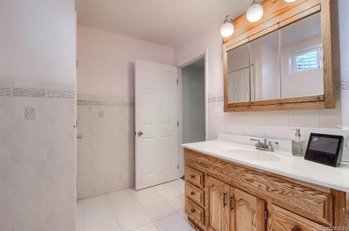 2530 Sable Way, Denver CO 80014-2438 exterior