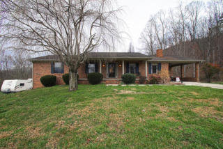 763 Twin Hills Ln, Jacksboro, TN 37757-2720