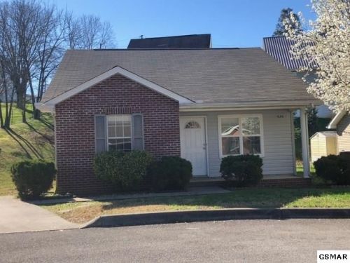 926 Middlebrook Ct, Pigeon Forge, TN 37862-5039
