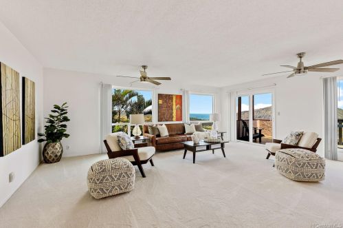 1043 Kaumoku St, Honolulu HI  96825-1307 exterior