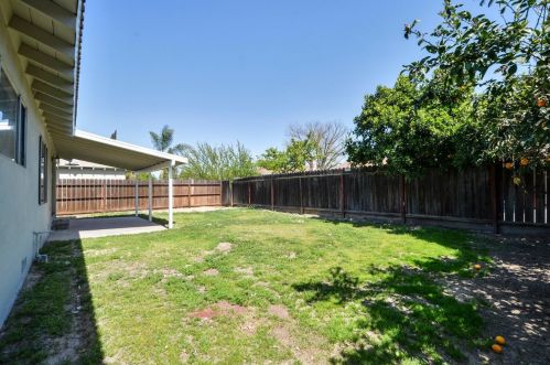 2021 Rochelle Ave, Turlock CA  95382-1666 exterior