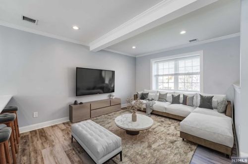 25 2nd St, Ridgefield Park, NJ 07660-1051