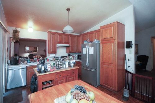 11230 Reliance Dr, Riverside CA  92505-3445 exterior