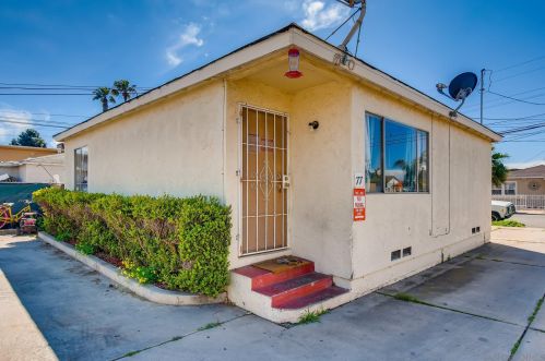 81 Oaklawn Ave, Chula Vista CA  91910-1330 exterior