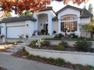3163 Orchard View Dr, Fairfield, CA 94534-2976