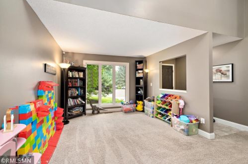 3865 Cinnabar Dr, Saint Paul MN  55122-1614 exterior