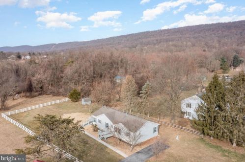 6026 Parkway, Harrisburg, PA 17112-1221