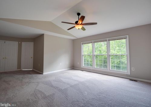 2913 Pleasant Glen Dr, Herndon VA  20171-2340 exterior