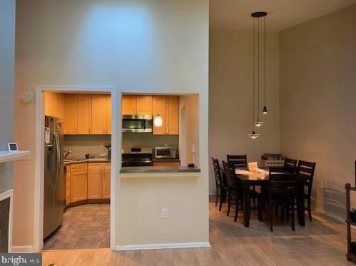 22 Rickard Ct, Trenton NJ 08648-2670 exterior