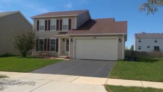 1660 Ridgecrest Dr, Pingree Grove, IL 60140-7100