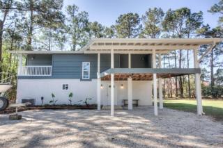 142 Hughes Rd, Hampstead, NC 28443-2132